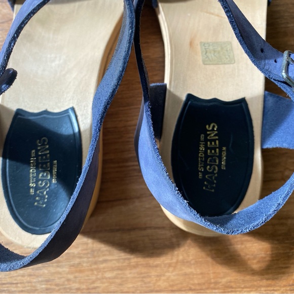 Elegant Blue Suede Sandals - Picture 10 of 10